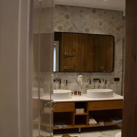 Hotell Ergi's 4*